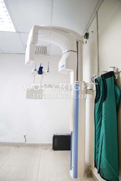 Digital panoramic x-ray dental machine and protection vest with nobody - ThamKC Royalty-Free Photos