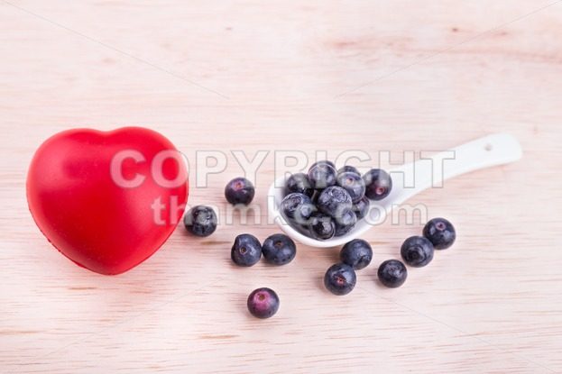 Blueberries rich in anti-oxidants and flavonoid anthocyanin has health benefits. - ThamKC Royalty-Free Photos