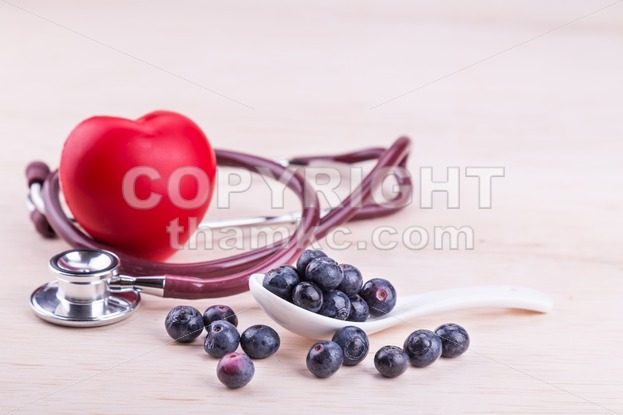 Blueberries rich in anti-oxidants and flavonoid anthocyanin has health benefits. - ThamKC Royalty-Free Photos